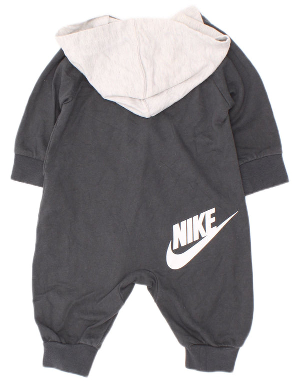 Nike Baby-Jungen-Overall mit Kapuze und Grafik, 0–3 Monate, graue Blockfarben-Baumwolle