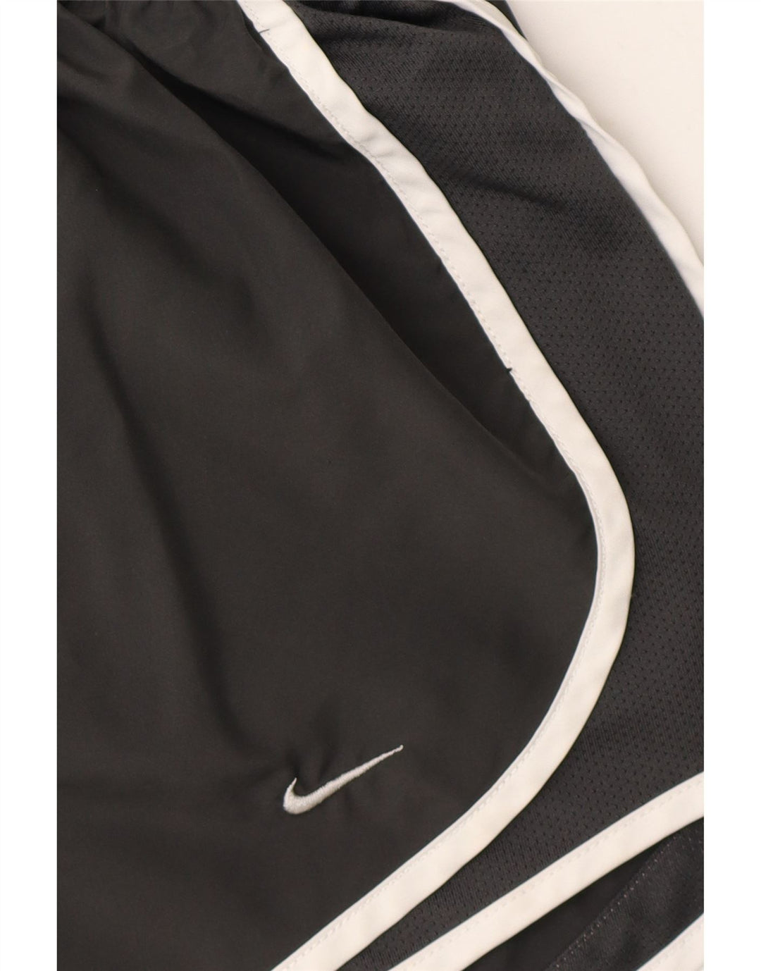 NIKE Womens Sport Shorts UK 12 Medium Grey Polyester Vintage Nike and Second-Hand Nike from Messina Hembry 