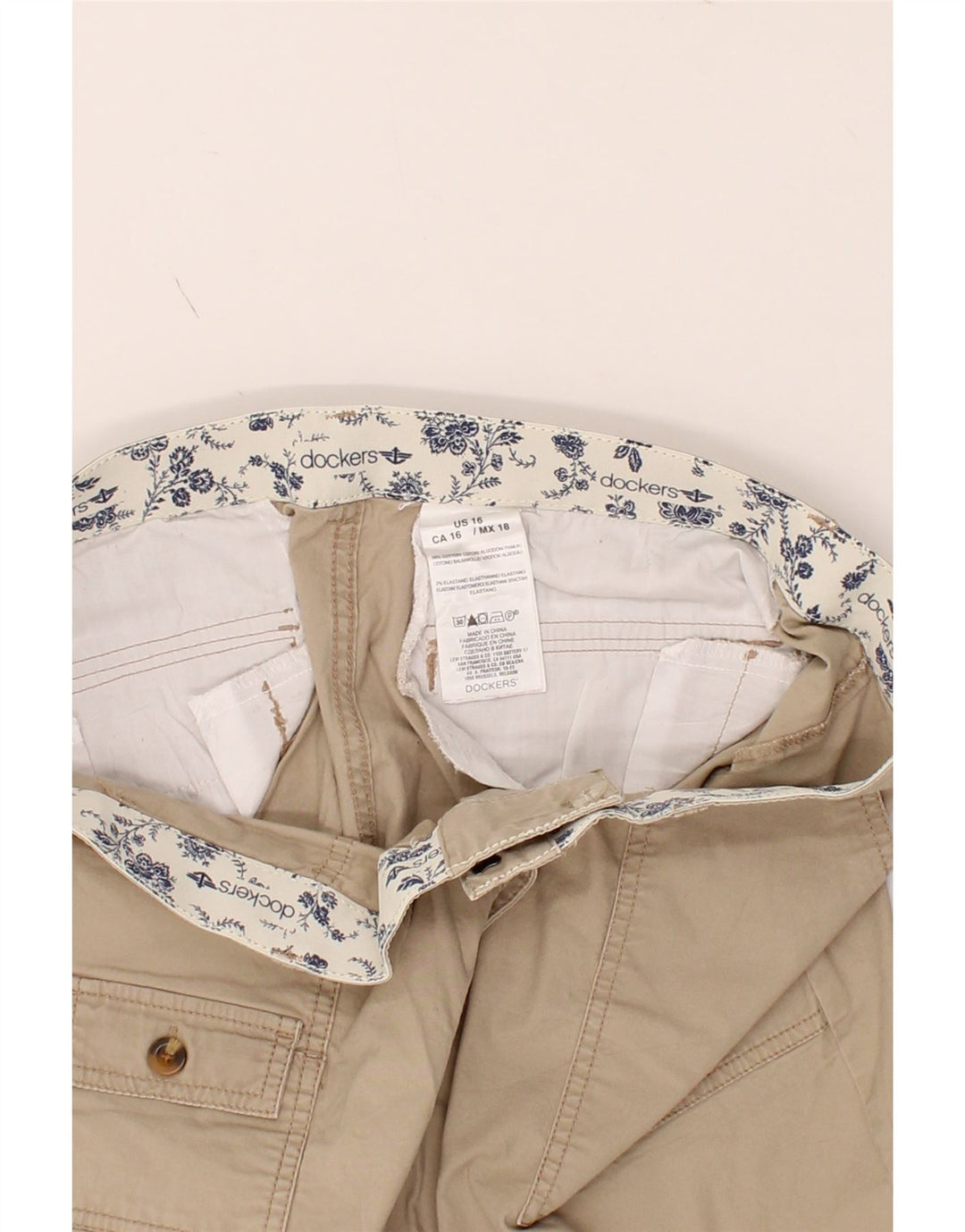 DOCKERS Womens Bermuda Shorts US 16 2XL W38 Beige Cotton Vintage Dockers and Second-Hand Dockers from Messina Hembry 