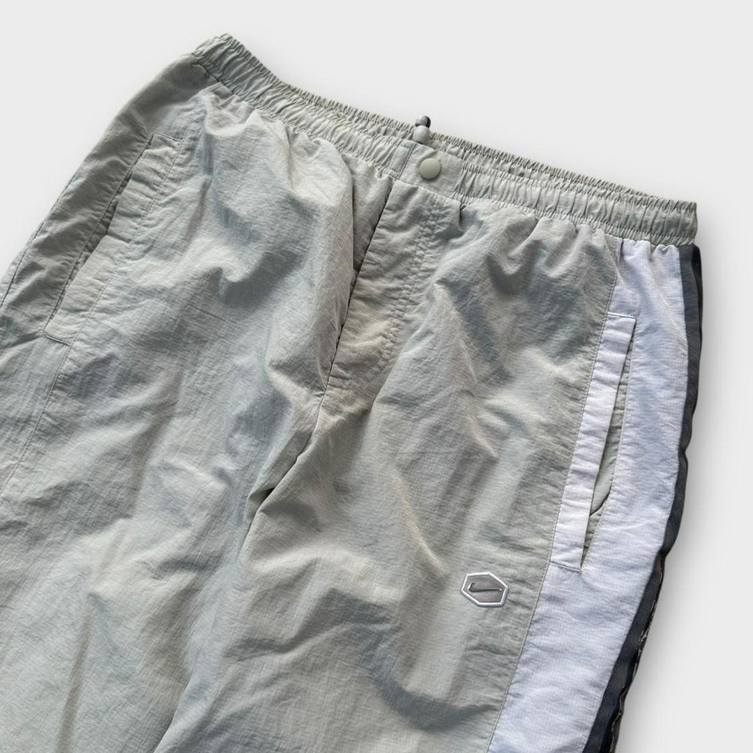 Pantaloni sportivi Nike con logo esagonale - XL (elasticizzati)